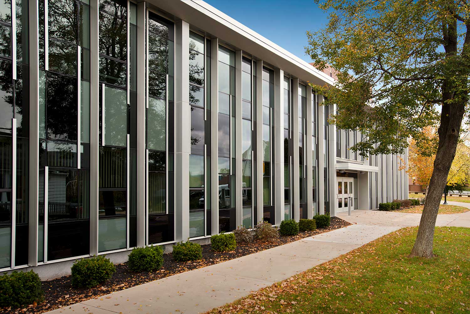 Mosaic's design for the academic building renovation at SUNY Delhi makes the best of the natural views and day-lighting with modern glazing technology.